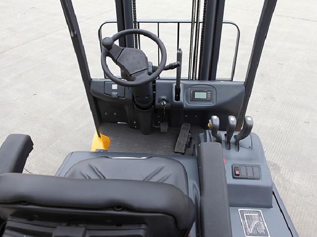 CLG系列四支點(diǎn)雙驅(qū)2.0T